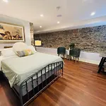 Historic Brownstone - Newly Renovated Brownstone On Historic Street With Outdoor Space