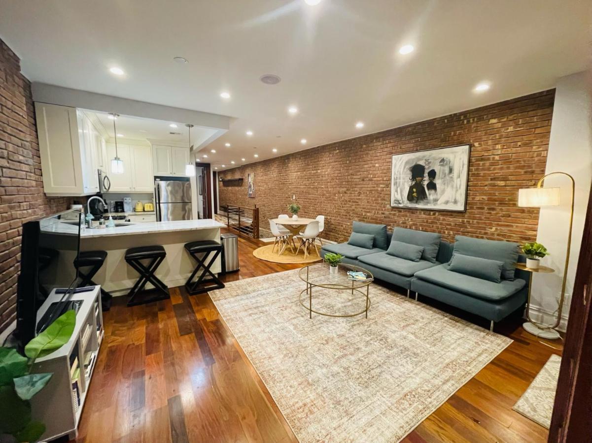 Historic Brownstone - Newly Renovated Brownstone On Historic Street With Outdoor Space Casa de férias *