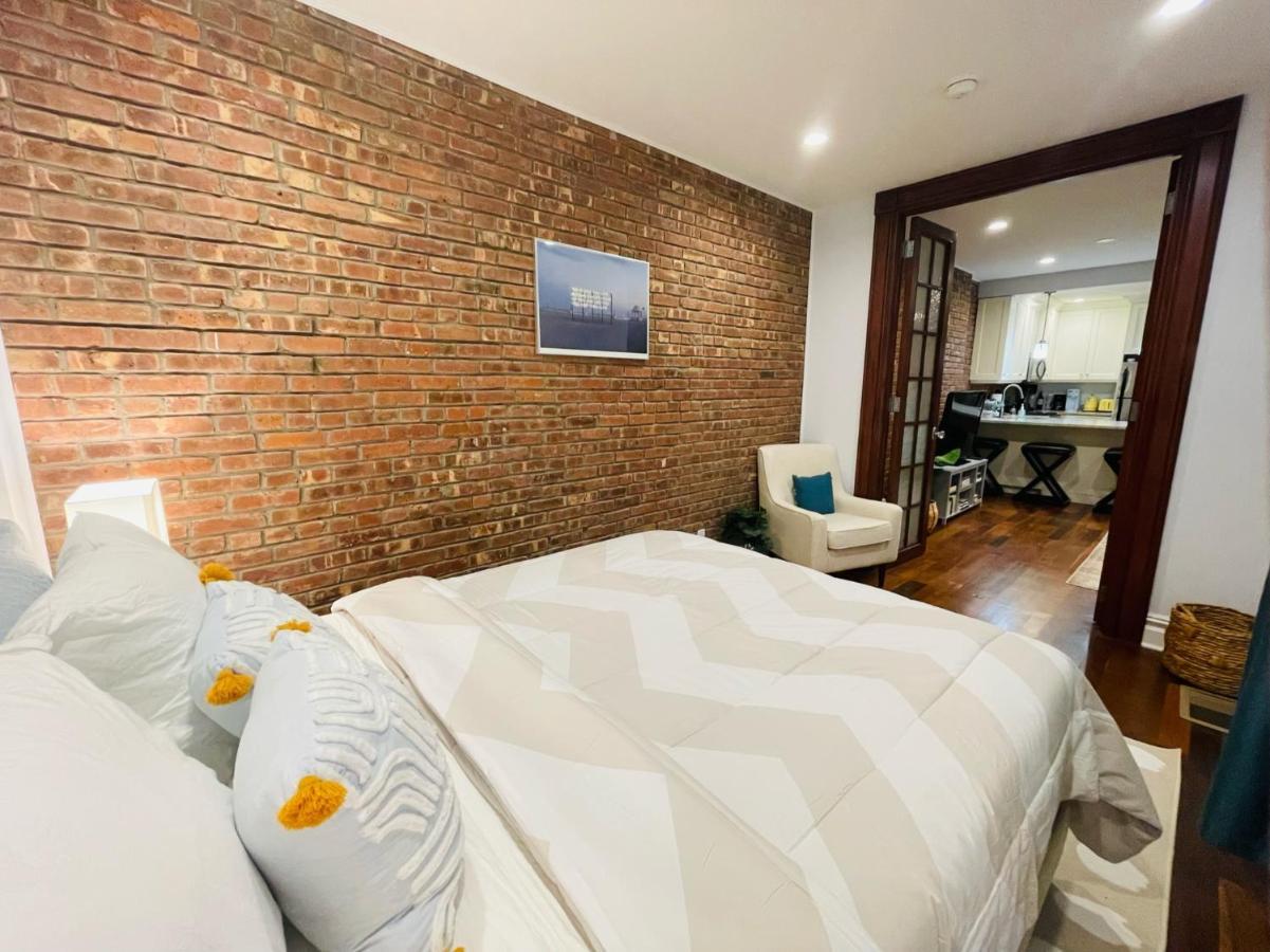 Historic Brownstone - Newly Renovated Brownstone On Historic Street With Outdoor Space Casa de férias